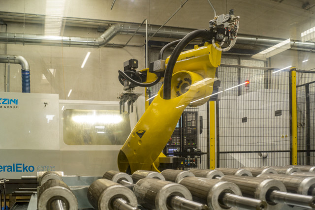 i-robot-antropomorfi-e-4-0-nicolini-motori-1.jpg